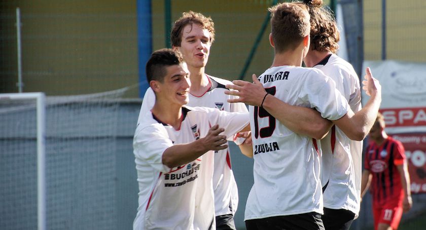 A-KLASA: Goły i wesoły Żuraw Krzeszów, złoty gol Wróblewskiego
