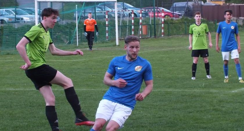 A-KLASA: Żuraw zatopiony w Skawie, 16 i 17-latek trafiają dla BCS Zawoi, Naroże zgodni z planem, falstart Strzelca trwa