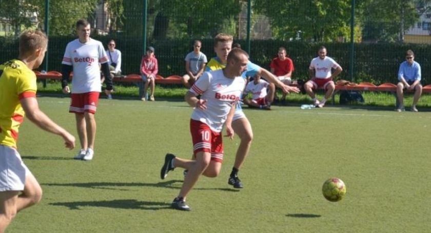 Przetasowań ciąg dalszy, czyli orlikowe podsumowanie (16 maja)