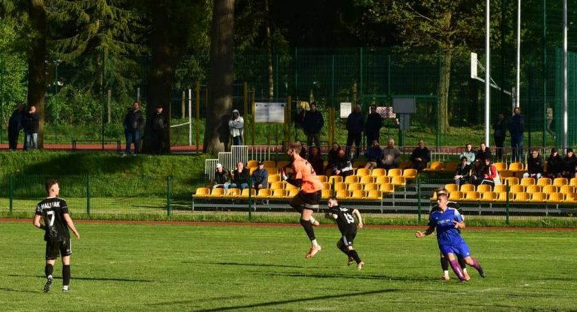 V-LIGA WADOWICKA: Tempo załatwia sprawę w trzy minuty, Garbarz lepszy w derbach od Halniaka