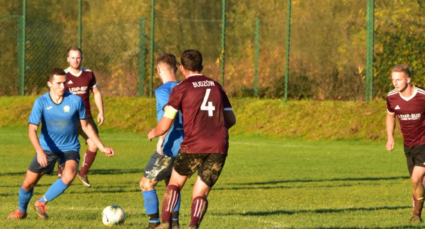 A-KLASA WADOWICE: Trener Gąstała dał sygnał i Strzelec zszedł z boiska! Karny dla Jałowca w 90 minucie, w Juszczynie efektowna tylko nowa tablica wyników i Olimpia Chocznia