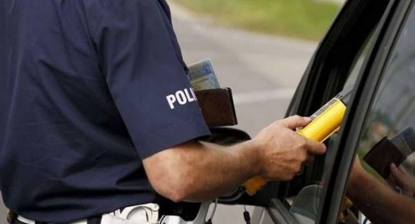 Policjanci z Jordanowa nie dopuścili do dalszej jazdy nietrzeźwego kierującego.