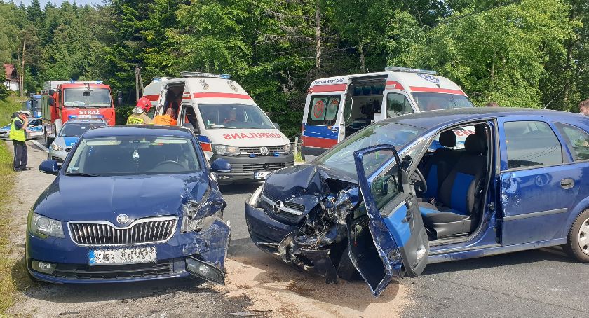 Poważny wypadek na zakopiance. Trzy osoby zostały ranne! (Aktualizacja)