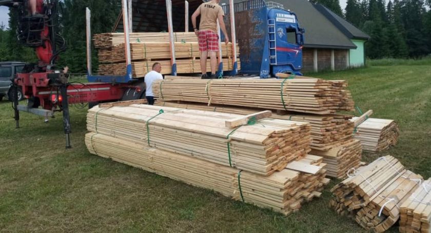 Z Bystrej-Sidziny wyjechał transport darów dla pogorzelców z Nowej Białej 