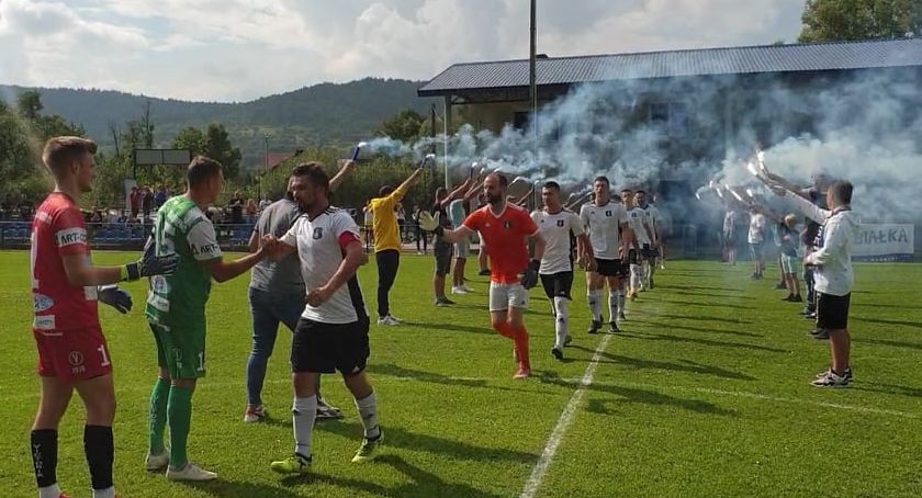 V-LIGA CHRZANOWSKA: Party w Białce, spóźniony zryw Halniaka, Babia Góra i Garbarz znowu wypunktowani 