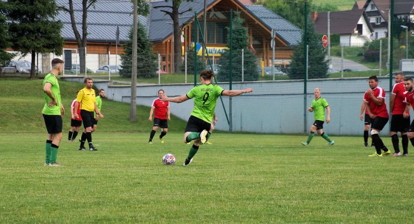 A-KLASA WADOWICE: Żuraw zapolował w Zawoi, twierdza Stryszawa, dwa gole Naroża to za mało na Halniaka