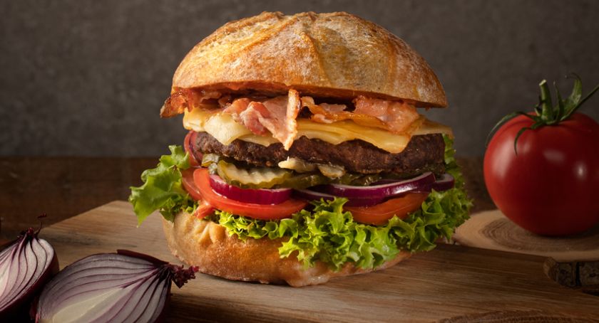 Zawoja. Burger na Wypasie i zapiekanki w stacji MOYA