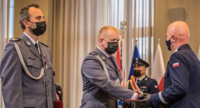 Dwaj jordanowscy policjanci docenieni za odwagę 