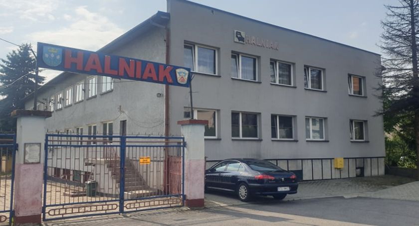 Halniak chce oddać stadion i budynek klubowy!