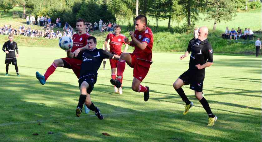 Piłkarska środa: Czas na derby. I to podwójne w drodze do Ligi Konferencji!