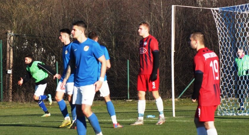 Piłkarski weekend: 10 meczów w powiecie, a w naszej nowej, suskiej klasie A... poczwórne derby!