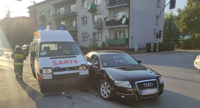 Jadąc na ratunek uszkodzili karetkę. Proszą o pomoc w jej naprawie 