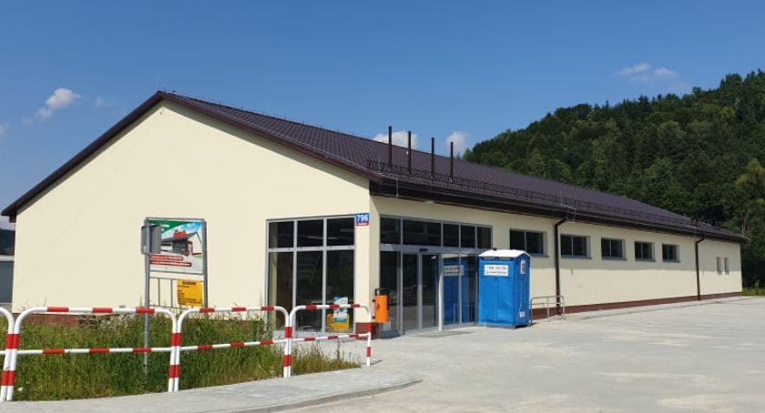 Dino otwiera drugi sklep w powiecie suskim, ale planów nie odkrywa