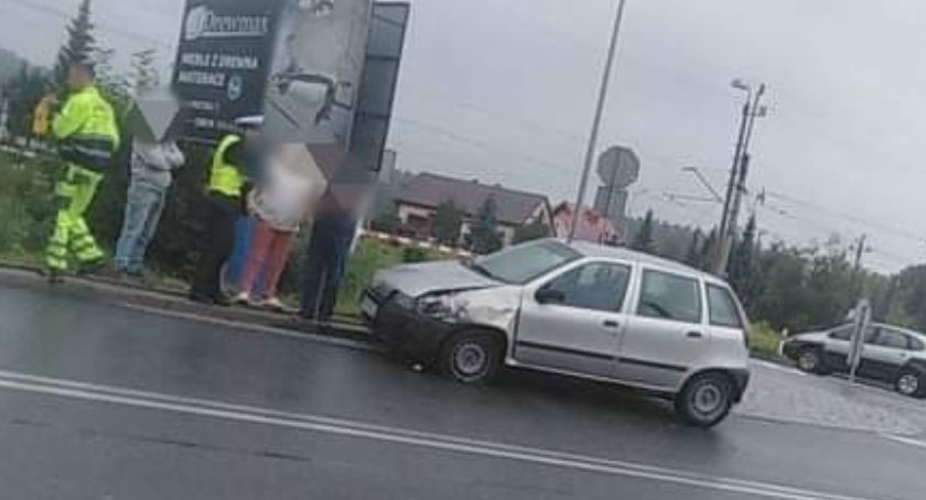 Kolizja w Białce. Sprawca uciekł z miejsca zdarzenia 