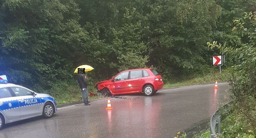 Zawoja: Nie utrzymał się na swoim pasie ruchu  