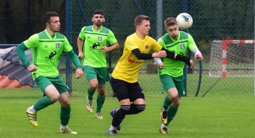 Piłkarski weekend: Tempo! Co? Musisz! Plus derby gminy Maków i Jordana starcie na szczycie w Rabie Wyżnej, a Dębu w Skawcach