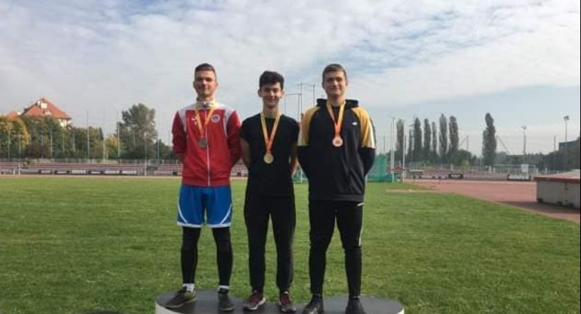 Siedem medali uczniów ze szkół średnich w finale wojewódzkim w Indywidualnej Lidze LA
