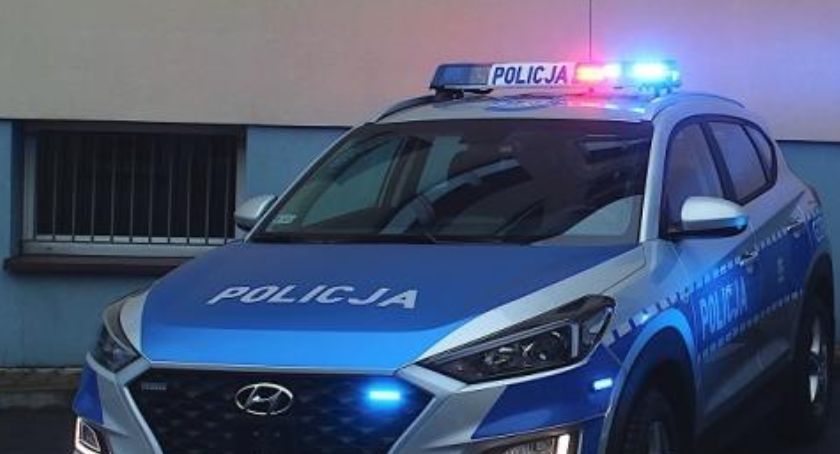 Wjechała volkswagenem w autobus 