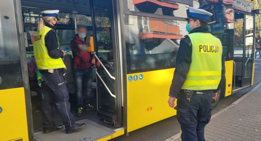 Kontrole realizowania obowiązujących obostrzeń wciąż trwają. Policjanci apelują o ich przestrzeganie!
