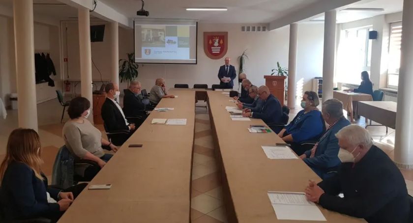 Powiatowa Rada Rynku Pracy zainaugorowała nową kadencję. Czy bezrobocie jest problemem?