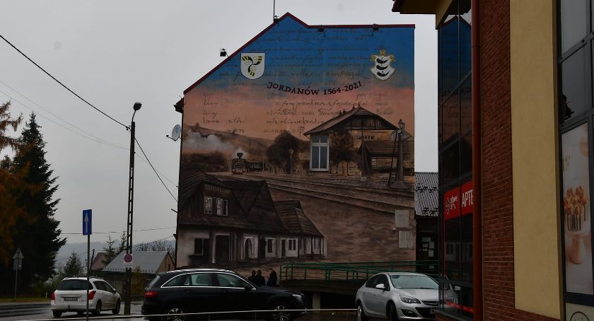 Miał być gotowy na 11 listopada, a już cieszy oko 