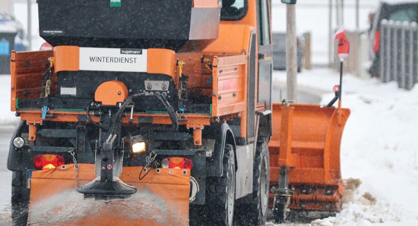 Wiadomo kto będzie odśnieżał drogi w gminie Budzów