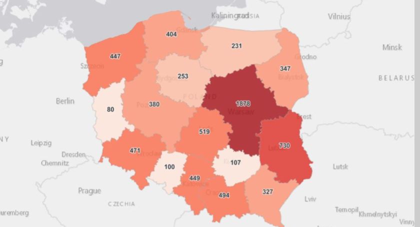 Ponad dwa razy mniej testów, to i dwa razy mniej wykrytych zakażeń 