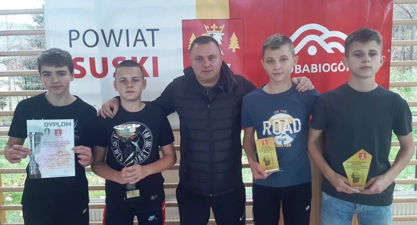 Chłopcy z SP1 Stryszawa mistrzami powiatu w koszykówce 3x3