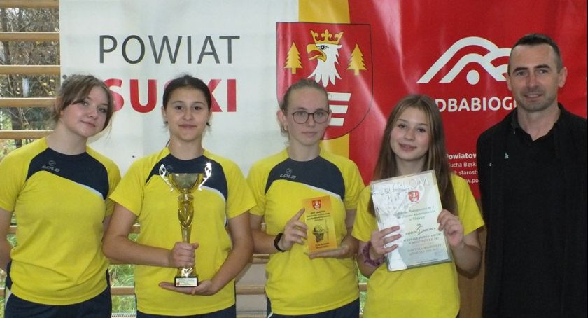 Uczennice z SP1 Skawica obroniły tytuł mistrzyń powiatu w koszykówce 3x3 w ramach Igrzysk Młodzieży Szkolnej