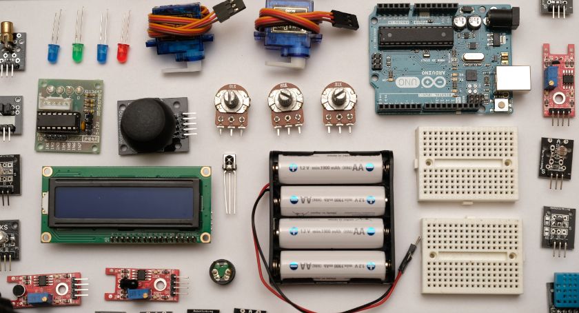 Dlaczego hurtownia elektroniki to dobry wybór i jak znaleźć odpowiednią?