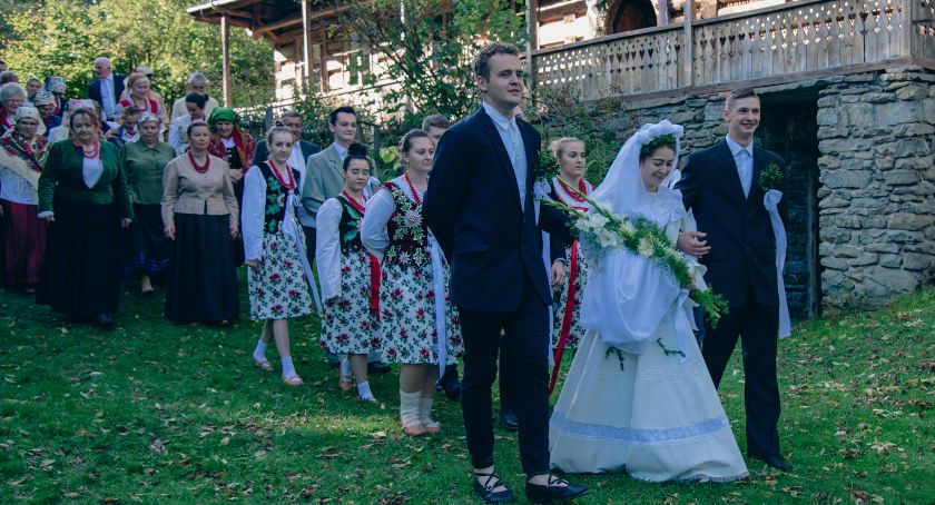 Tradycje wiejskich wesel – nie pozwolimy o nich zapomnieć!