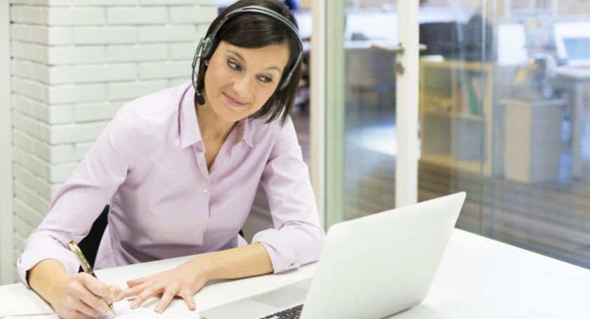 Angielski przez Skype? Poznaj powody, dla których warto się go uczyć!