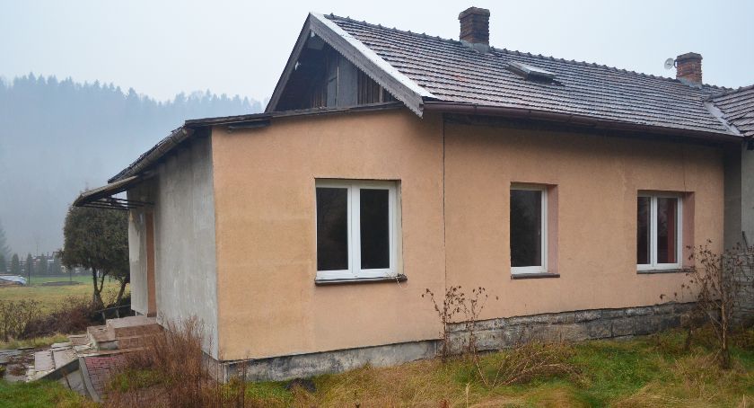 Stryszawa: Połowa domu do wzięcia! 