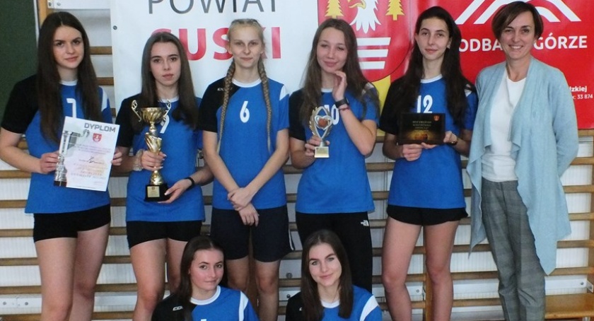Uczennice z suskiego LO odskoczyły w trzeciej kwarcie
