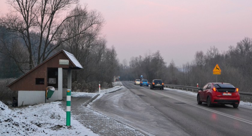 Budzów ma interes, ale bez Zembrzyc ani rusz, czyli kto i czy wybuduje chodnik 