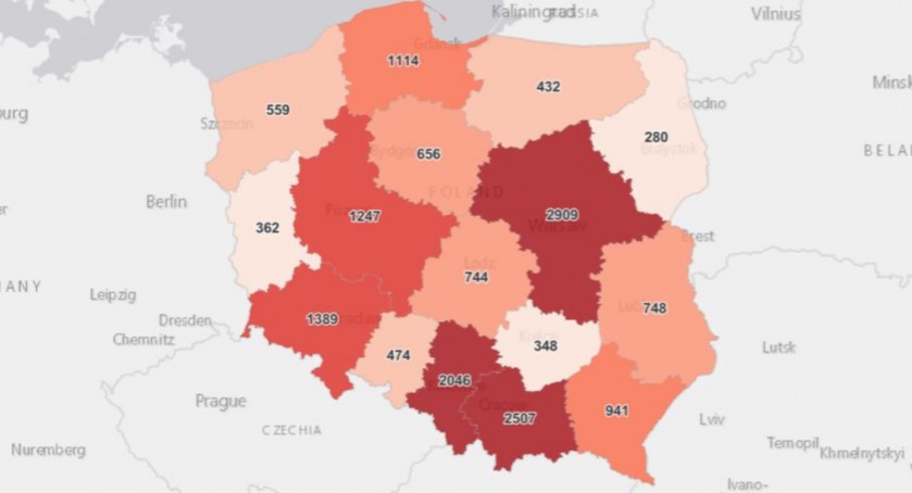 Więcej zakażonych niż przed tygodniem. Zmarła osoba chorująca na COVID-19