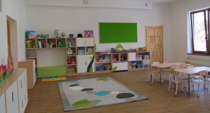 Trwa doposażenia Szkoły Podstawowej w Łętowni 
