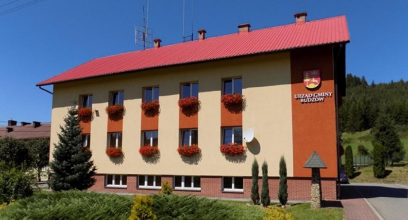 Budzów: Wójt prosi, aby mieszkańcy odwiedzali urząd w ostateczności 