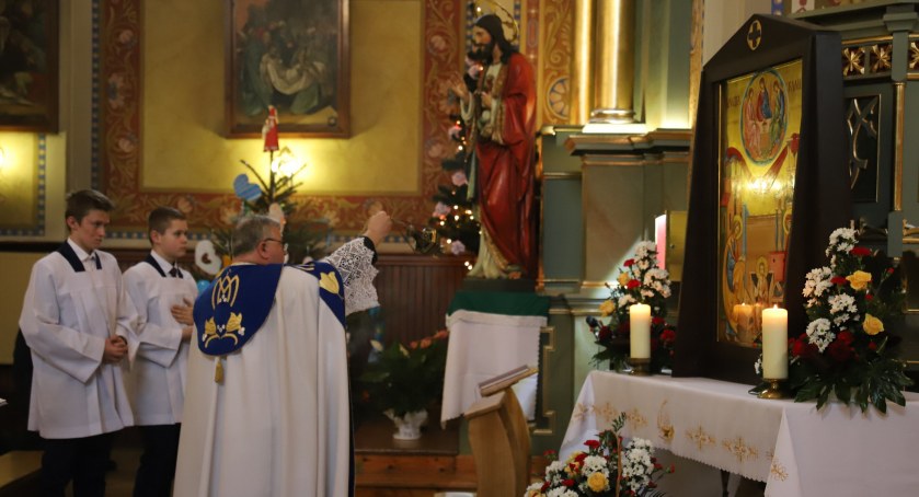 Peregrynacja ikony Świętej Rodziny w parafii pw. Świętych Apostołów Filipa i Jakuba w Osielcu