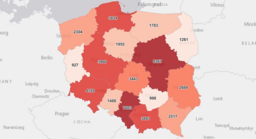 Spory spadek zakażeń, ale nadal jest to ponad 50 tysięcy