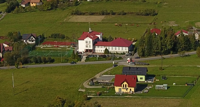 Śleszowice: Pozwolenie na salę gimnastyczną i nowy plac zabaw już jest. Teraz trzeba zdobyć środki