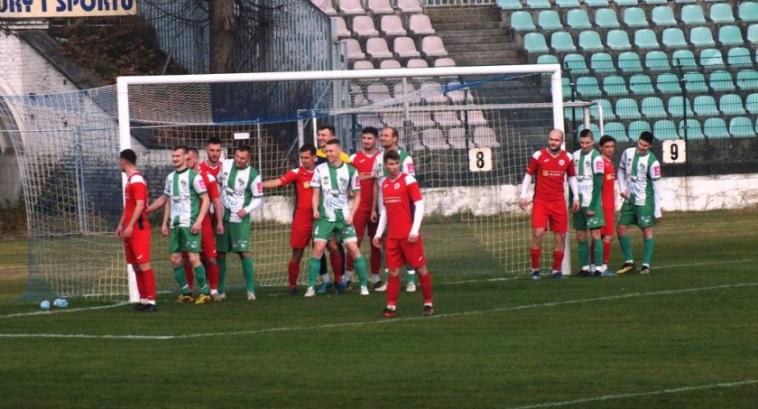 Liga tuż, tuż, a zespołów ubywa