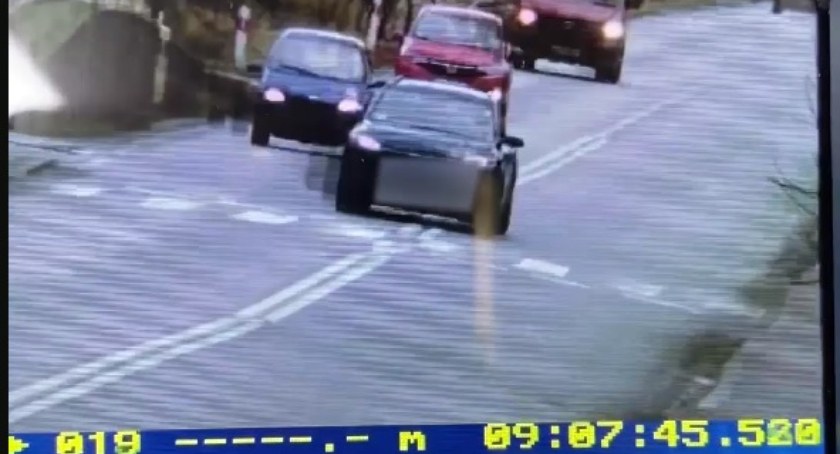 Sucha Beskidzka. Wyprzedzał na przejściu dla pieszych. Na liczniku miał ponad 100 km/h!