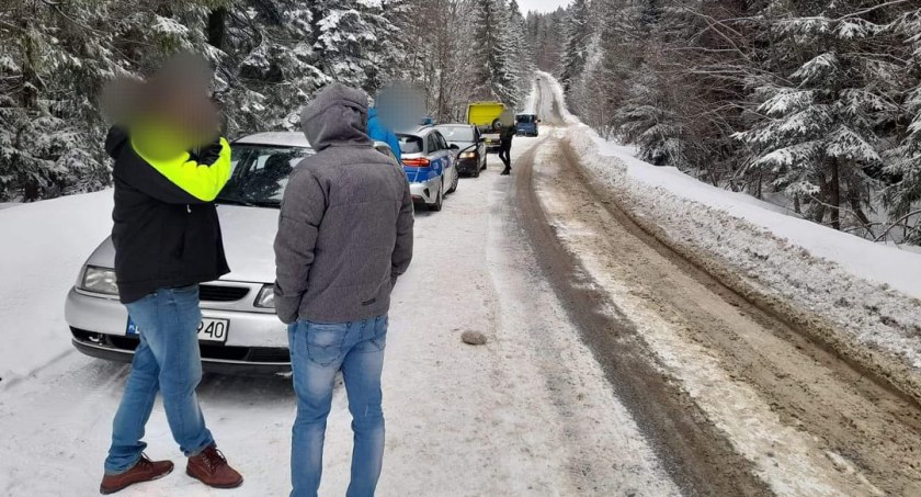 Tym razem sceny z filmu „Ale urwał” w Sidzinie. W jednym miejscu rozbito sześć pojazdów!