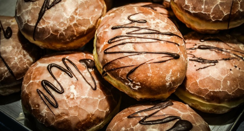 Tłusty czwartek – pomysły na pączki z twistem