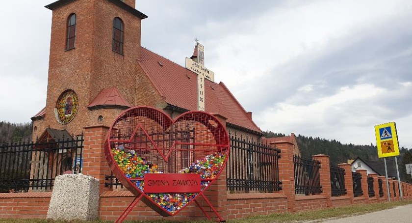Kolejne setki kilogramów nakrętek pomogą w leczeniu małej Madzi. Przed dziewczynką następne operacje 