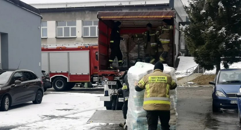 Drugi transport darów wyjechał z powiatu suskiego! Starostwo zwraca uwagę na jeden fakt! 