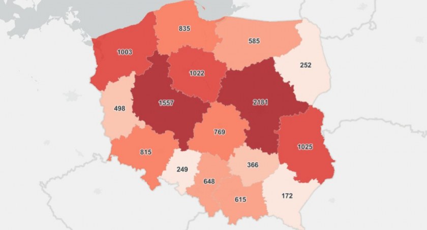 Spada i spada, choć już wolnym tempie 