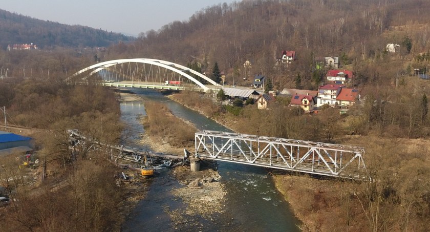 Sucha Beskidzka: Znika most kolejowy! Nie jest on jedynym, który czeka taki los! 