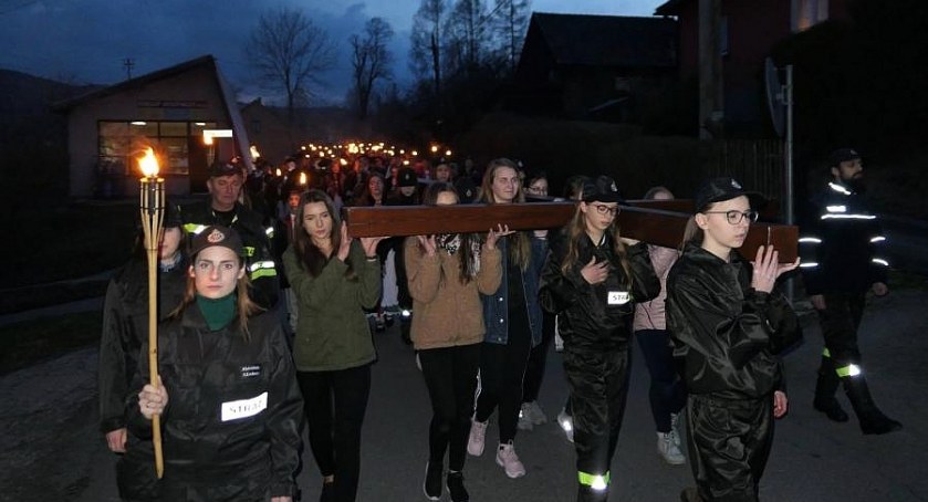 Juszczyn: Plenerowa droga krzyżowa już po raz dziesiąty (video)
